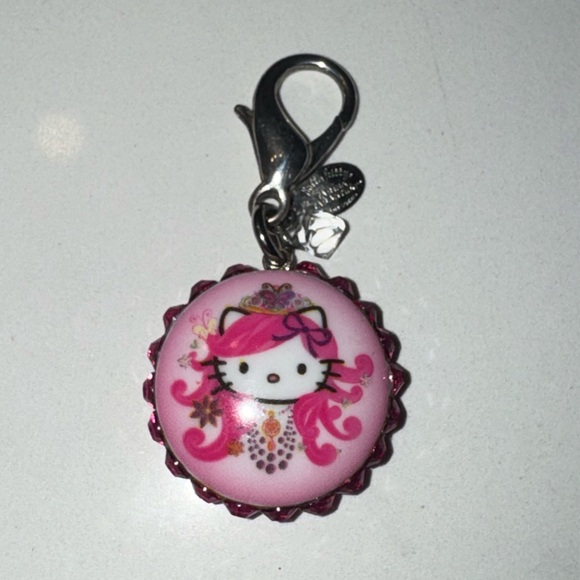 TARINA TARANTINO HELLO KITTY PINK HEAD CHARM 🎀 - Picture 2 of 4